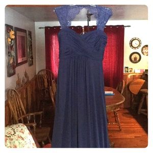 Lacy sweetheart gown/prom dress